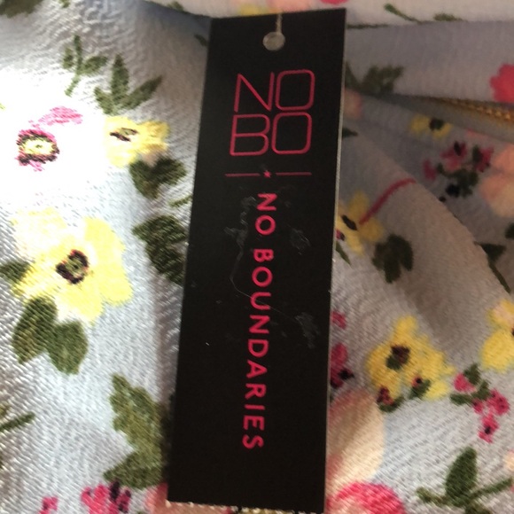 Cute Halter Neck Skater Dress- NWT - Picture 8 of 8